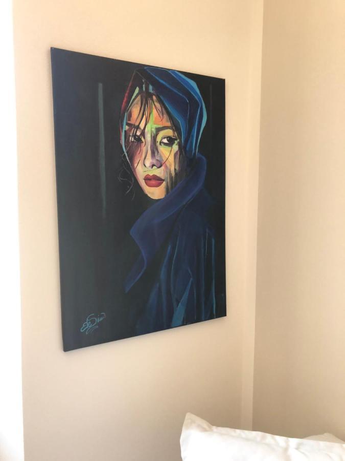 Vivi Cernobbio, La Sua Arte, La Sua Magia Apartment